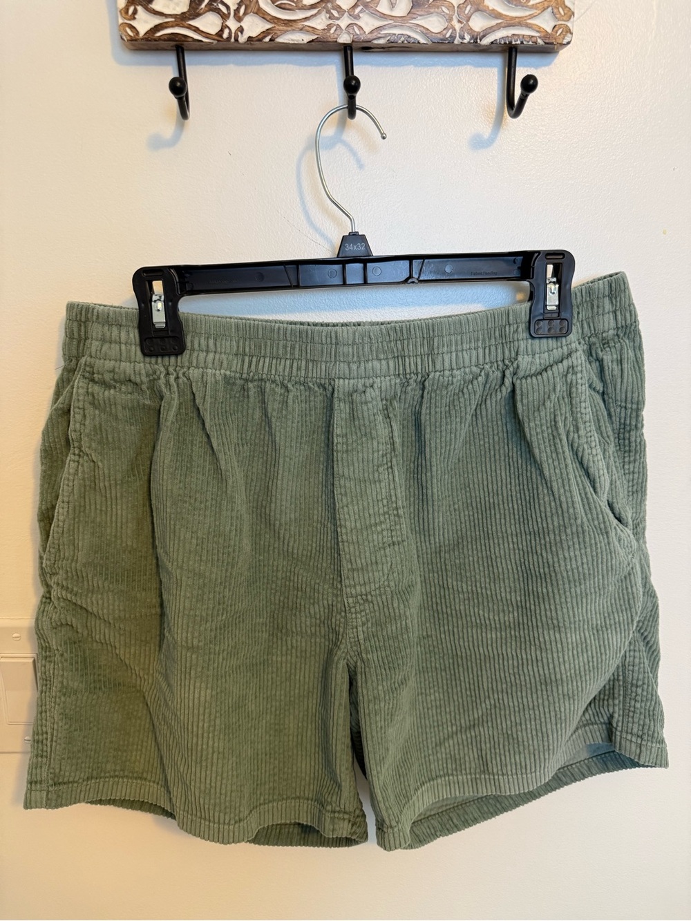 Madewell Corduroy Shorts in Sage